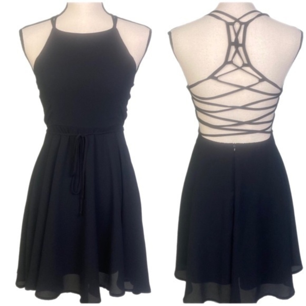 LULU’S “Good Deeds Black Lace-Up Dress” lightweight Georgette fabric. Small. EUC